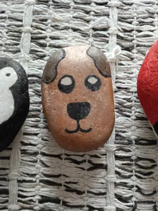 3 Piedras Decoradas: Mariquita, Perro y Pingüino