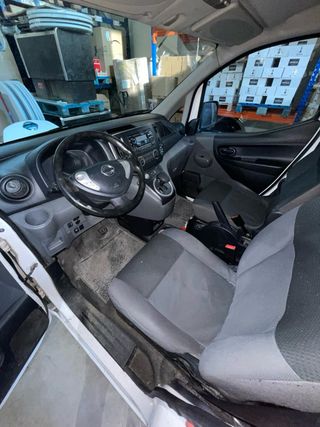 Nissan NV200 2015