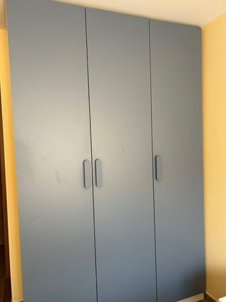 Armario 3 puertas azul-grisáceo
