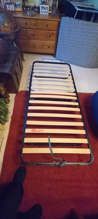 Cama Plegable colchón y ruedas