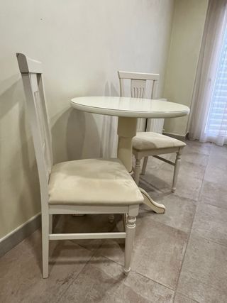 Conjunto mesa y 2 sillas