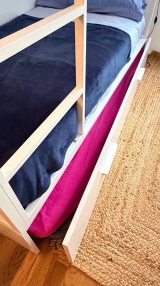 Litera blanca buen estado con 3 camas