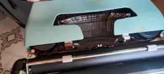 Máquina de escribir Olivetti Lettera 32