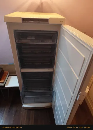 Congelador vertical blanco