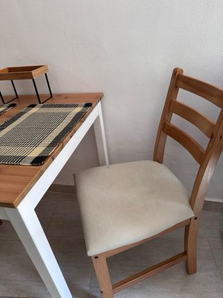 Mesa y 2 Sillas IKEA Madera Blanca
