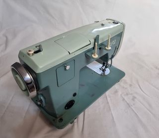 MÁQUINA DE COSER ALFA ALFAMATIC 109