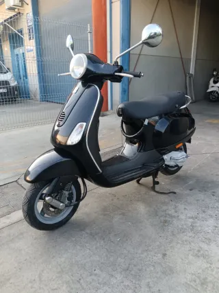 Vespa LX 50 2T Negra