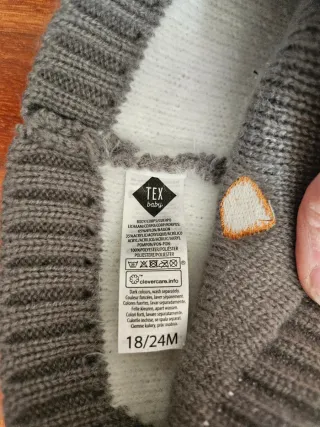 Gorro infantil con pompón