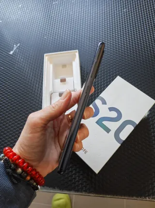 Móvil Samsum Galasy S20 fe En perfecto Estado