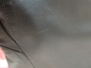 Chaqueta de cuero negra