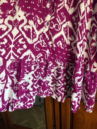 Vestido estampado Zara morado y blanco