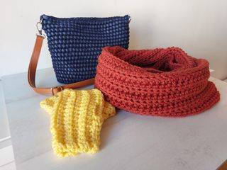 Bolso nuevo crochet combinado en azules