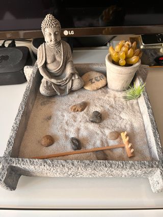 Jardín Zen con Buda y Rastrillo