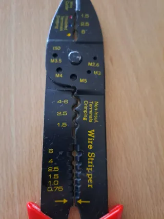 Alicates Prensaterminales Eléctricos