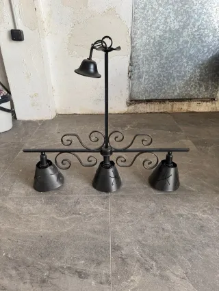 Lámpara de hierro forjado