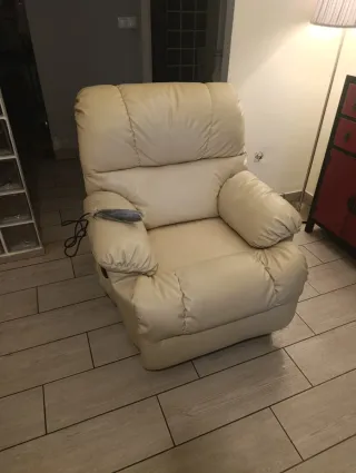 Sillón extensible masaje piel sintética beige