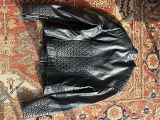 Chaqueta de cuero negra