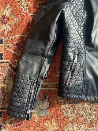 Chaqueta de cuero negra