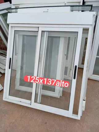 Ventana aluminio corredera 150x152