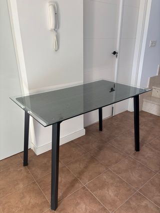 Mesa de comer con 4 sillas