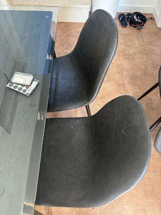 Mesa de comer con 4 sillas