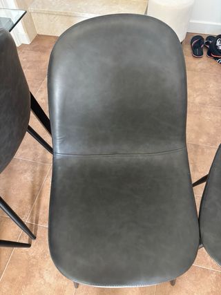 Mesa de comer con 4 sillas