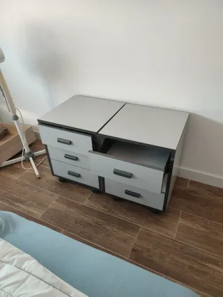 Cajoneras con ruedas para oficina 15 euros cada un