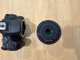 Canon EOS 250D + Objetivo 18-55mm y accesorios