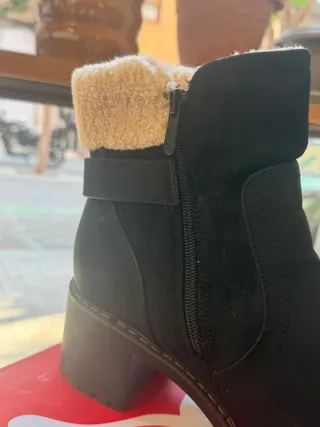 Botines negros con pelo