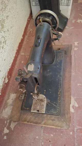 Cuerpo Máquina Coser Antigua Metal