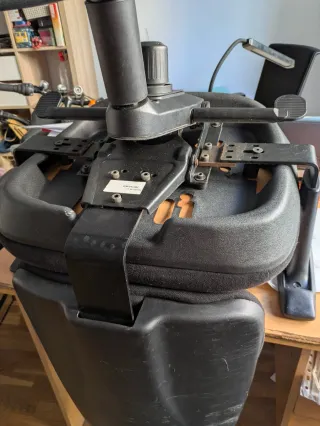 Silla de oficina ergonómica con reposabrazos