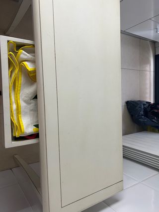 Escritorio/Cómoda de madera beige