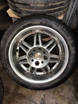 Llantas Momo Racer con Neumáticos