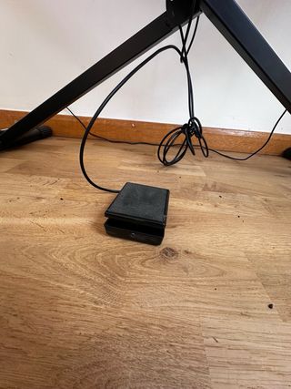 Piano Roland FP-10 con soporte y pedal