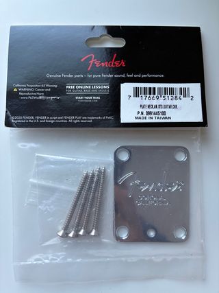 Placa Fender Corona California + Tornillos origina