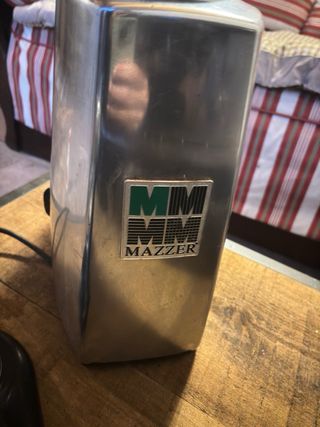 Molinillo manual  Illy  y prensador todo de la mar