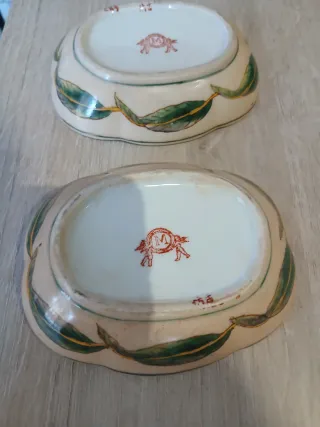 Cuencos antiguos firmados flores y sello