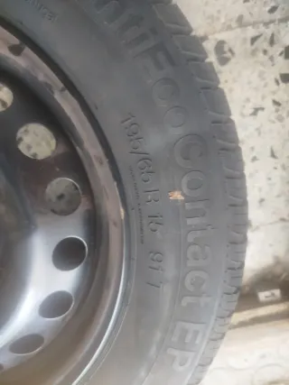 Rueda de repuesto nueva sin usar