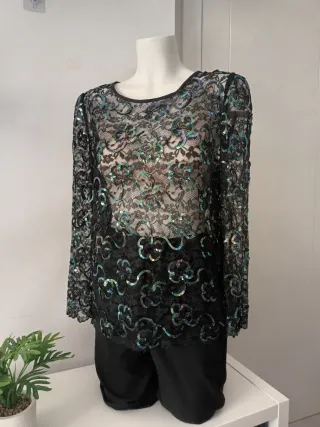 Top encaje tornasolado semitransparente