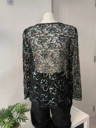 Top encaje tornasolado semitransparente