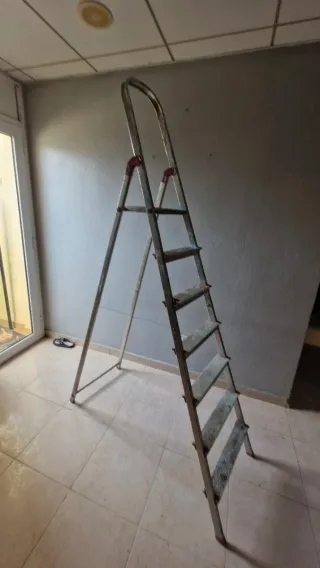 Escalera de mano plegable
