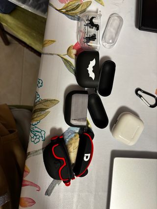 Estuches AirPods 3 Negro y Rojo