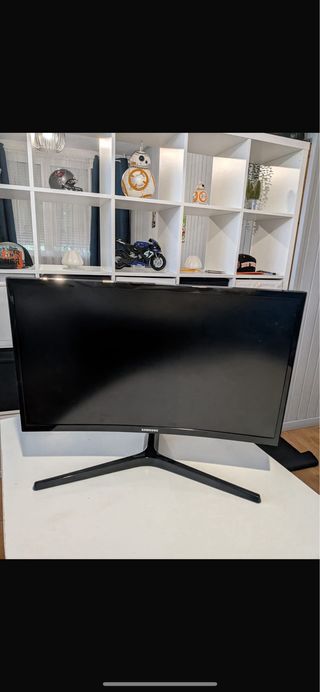Monitor curvo Samsung Odyssey 24 Negro