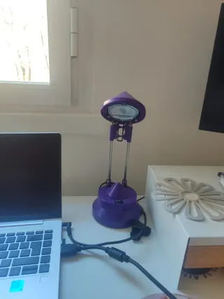 Flexo de mesa ajustable morado