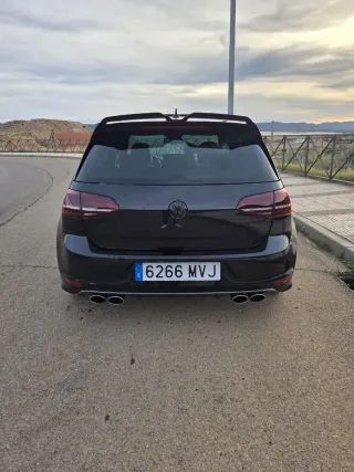 Volkswagen Golf  r300 dsg 2016