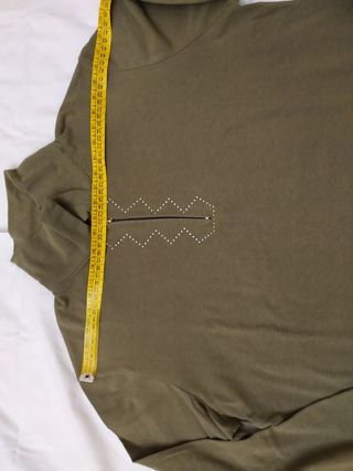 Maglia maniche lunghe con zip e decorazione