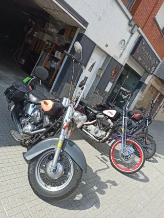 Harley-Davidson Cruiser Negra y Naranja