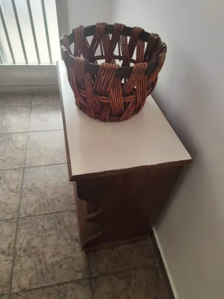 Mueble aparador vintage madera y mimbre