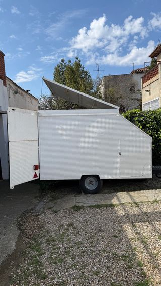 Remolque cerrado de fibra para 2 motos de carret