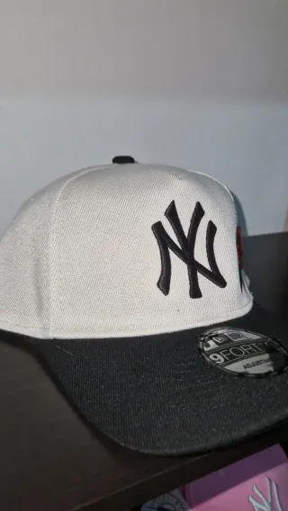 Gorra NY Yankees 9FORTY New Era Flores Rojas